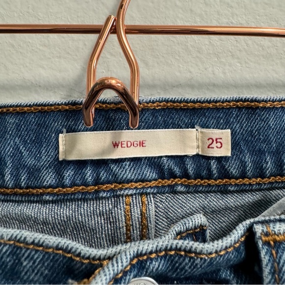 Women’s Levi’s Wedgie Vintage Blue Wash Size 25 - Picture 7 of 12